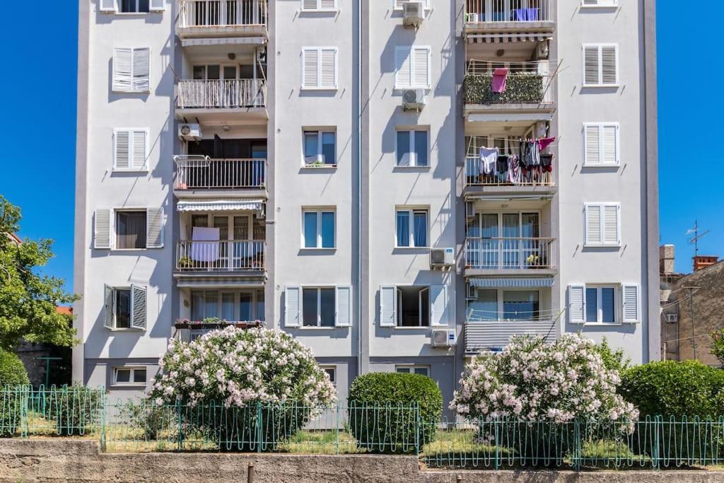 PUY Quirky Apartment Arena With Parking מראה חיצוני תמונה